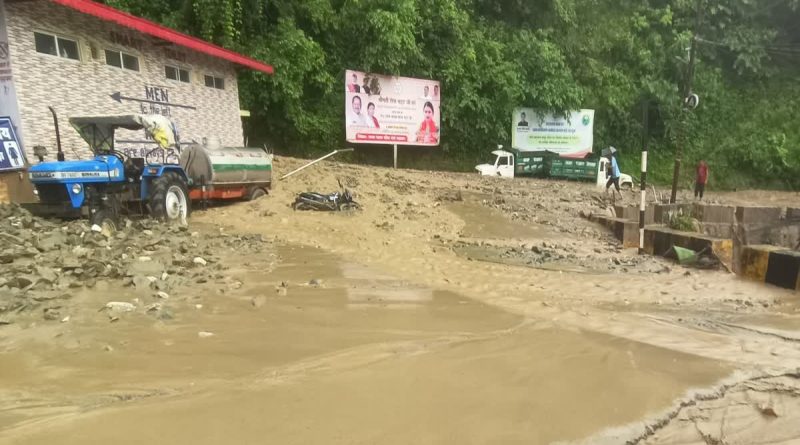 उत्तराखंड में पहाड़ से मैदान तक बारिश का अलर्ट, अनावश्यक यात्रा से बचने की सलाह