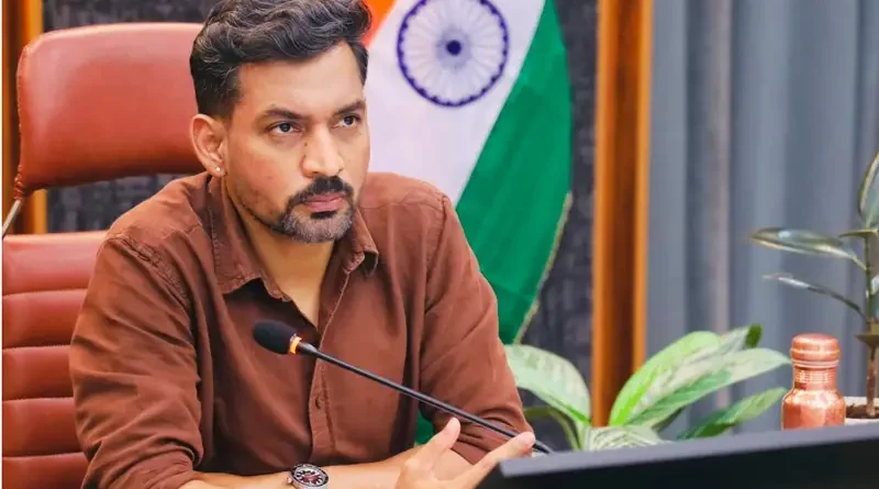 जर्जर भवनों का होगा सर्वे, डीएम ने अधिकारियों को दिए सख्त निर्देश